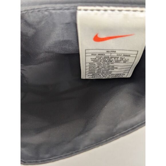 Vintage White Tag Nike Black Crossbody Y2K Crossbody Pack Sling Bag Purse EUC - Picture 6 of 8